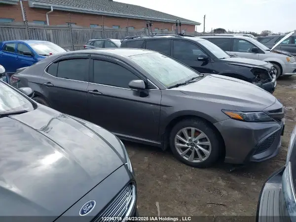 4T1G11AK5MU539158 2021 TOYOTA CAMRY - Image 1