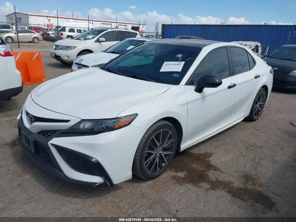 4T1G11AK5MU541315 2021 TOYOTA CAMRY - Image 2