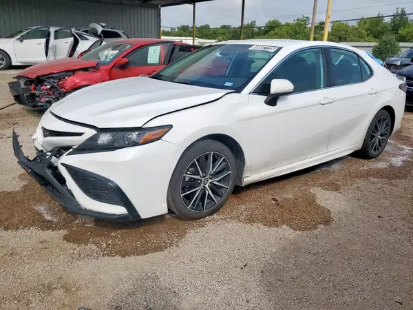 4T1G11AK5MU541637 2021 TOYOTA CAMRY - Image 1