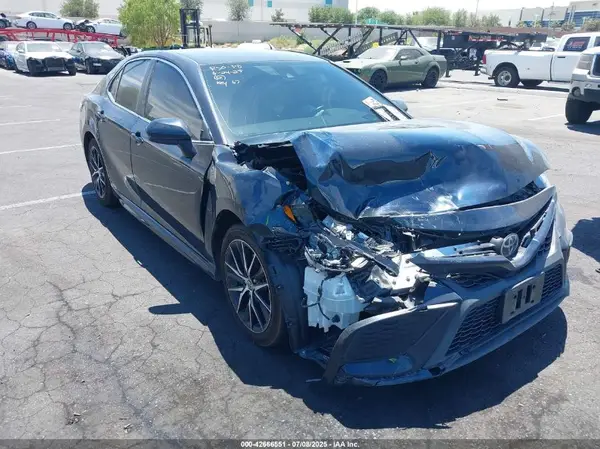 4T1G11AK5MU544599 2021 TOYOTA CAMRY - Image 1