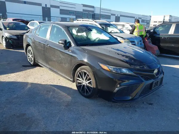 4T1G11AK5MU545221 2021 TOYOTA CAMRY - Image 1