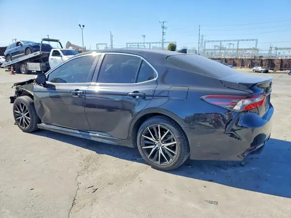 4T1G11AK5MU547485 2021 TOYOTA CAMRY - Image 2