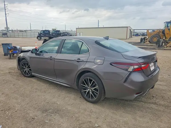 4T1G11AK5MU548393 2021 TOYOTA CAMRY - Image 2