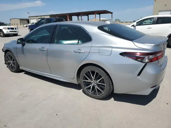 4T1G11AK5MU551228 2021 TOYOTA CAMRY - Image 2