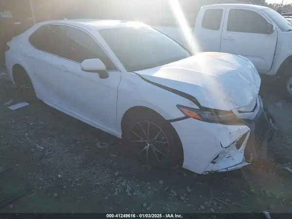4T1G11AK5MU551262 2021 TOYOTA CAMRY - Image 1