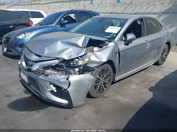 4T1G11AK5MU552122 2021 TOYOTA CAMRY - Image 2