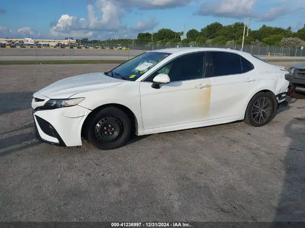 4T1G11AK5MU552315 2021 TOYOTA CAMRY - Image 2