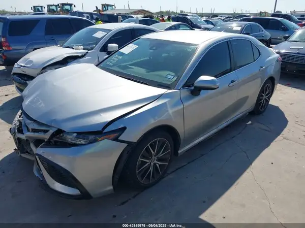 4T1G11AK5MU553528 2021 TOYOTA CAMRY - Image 2