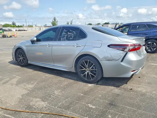 4T1G11AK5MU554954 2021 TOYOTA CAMRY - Image 2