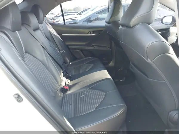 4T1G11AK5MU556560 2021 TOYOTA CAMRY - Image 8