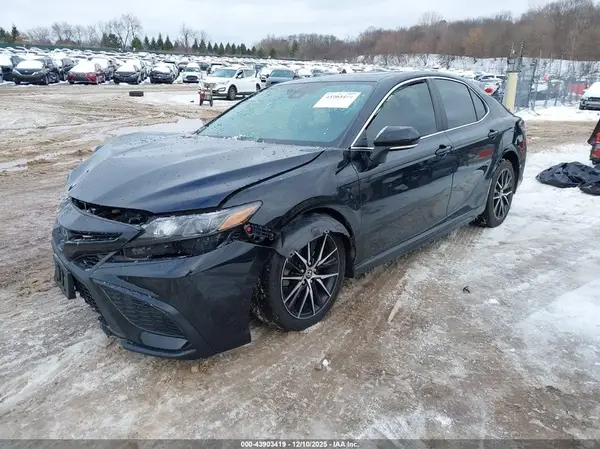 4T1G11AK5MU561760 2021 TOYOTA CAMRY - Image 2