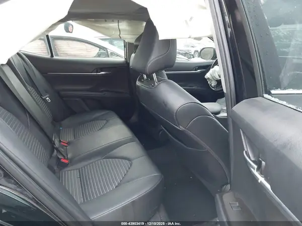 4T1G11AK5MU561760 2021 TOYOTA CAMRY - Image 8