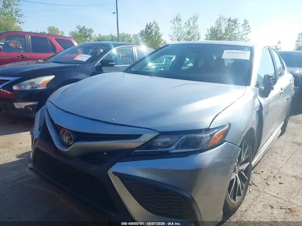 4T1G11AK5MU562696 2021 TOYOTA CAMRY - Image 2
