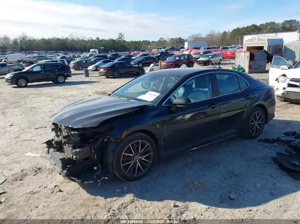 4T1G11AK5MU565775 2021 TOYOTA CAMRY - Image 2