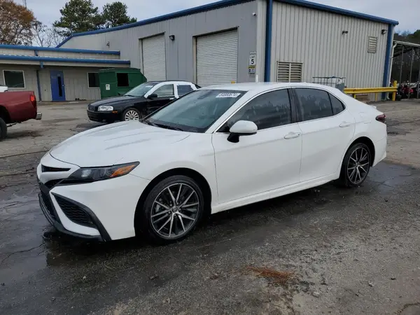 4T1G11AK5MU565999 2021 TOYOTA CAMRY - Image 1
