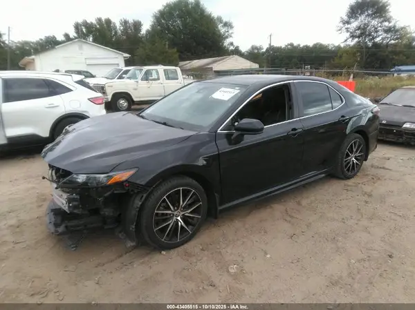 4T1G11AK5MU566554 2021 TOYOTA CAMRY - Image 2