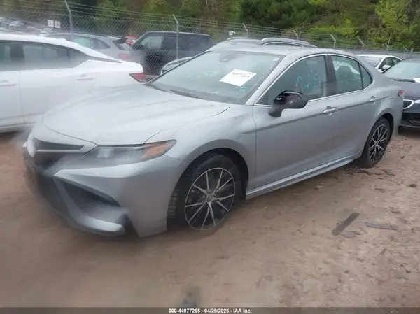 4T1G11AK5MU570037 2021 TOYOTA CAMRY - Image 2