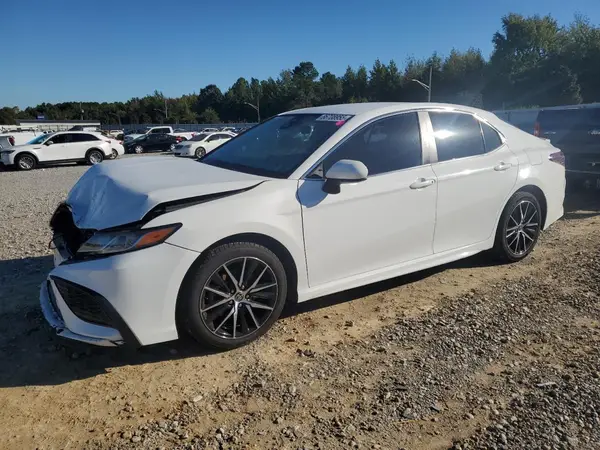 4T1G11AK5MU572404 2021 TOYOTA CAMRY - Image 1