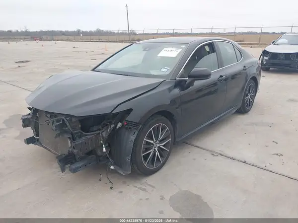 4T1G11AK5MU574668 2021 TOYOTA CAMRY - Image 2