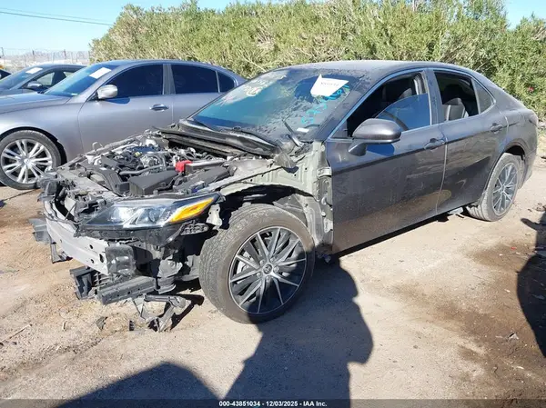 4T1G11AK5MU575464 2021 TOYOTA CAMRY - Image 2