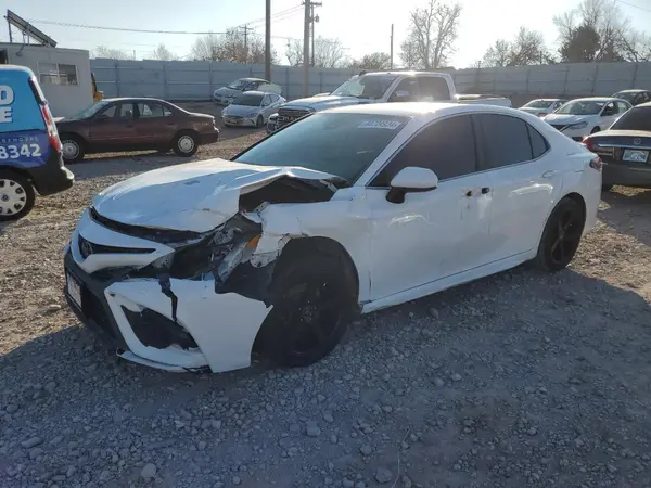 4T1G11AK5MU575593 2021 TOYOTA CAMRY - Image 1