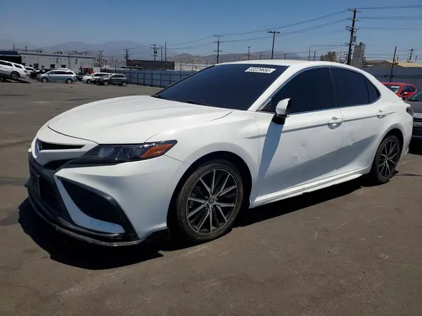 4T1G11AK5MU576162 2021 TOYOTA CAMRY - Image 1