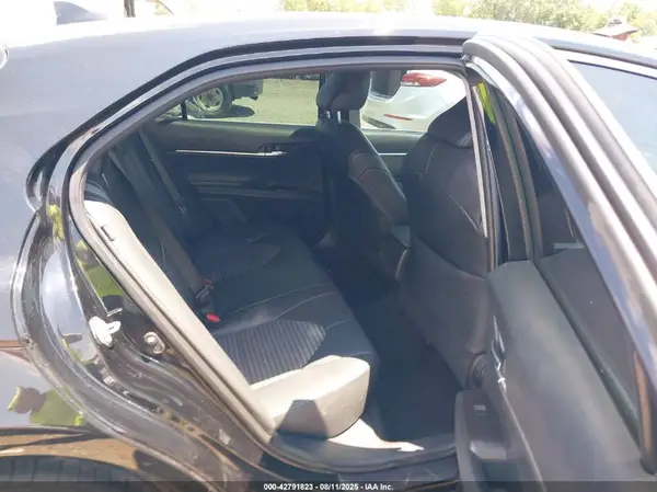 4T1G11AK5MU579644 2021 TOYOTA CAMRY - Image 8
