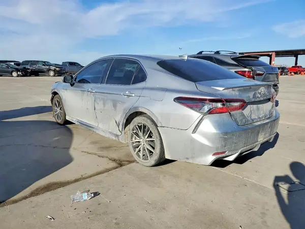 4T1G11AK5MU580230 2021 TOYOTA CAMRY - Image 2