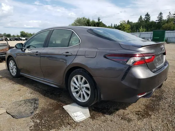4T1G11AK5MU583225 2021 TOYOTA CAMRY - Image 2