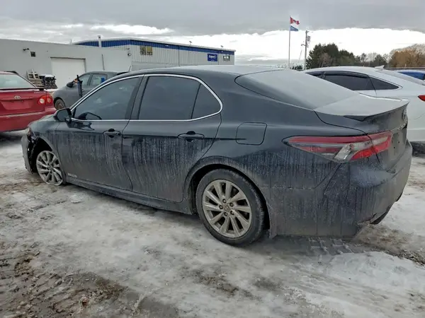 4T1G11AK5MU583824 2021 TOYOTA CAMRY - Image 2