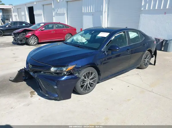 4T1G11AK5MU584942 2021 TOYOTA CAMRY - Image 2