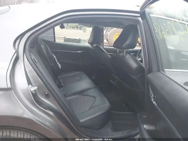 4T1G11AK5MU586206 2021 TOYOTA CAMRY - Image 8