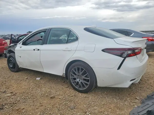 4T1G11AK5MU586545 2021 TOYOTA CAMRY - Image 2