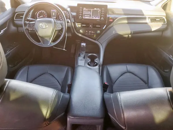 4T1G11AK5MU586772 2021 TOYOTA CAMRY - Image 8