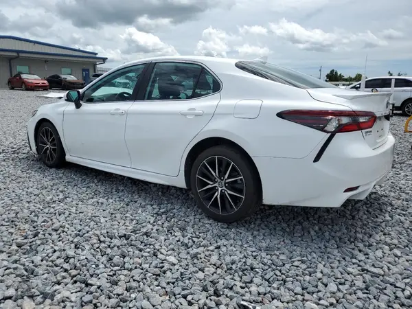 4T1G11AK5MU588408 2021 TOYOTA CAMRY - Image 2