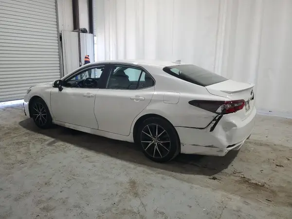 4T1G11AK5MU593186 2021 TOYOTA CAMRY - Image 2