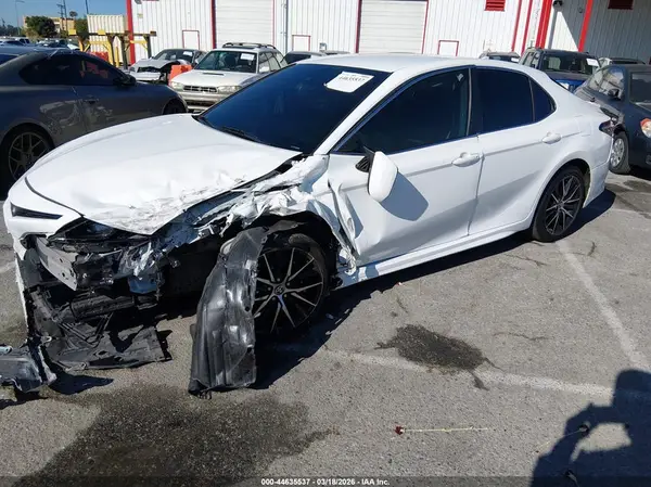 4T1G11AK5MU596430 2021 TOYOTA CAMRY - Image 2