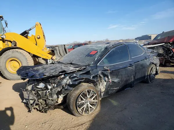 4T1G11AK5MU597657 2021 TOYOTA CAMRY - Image 1