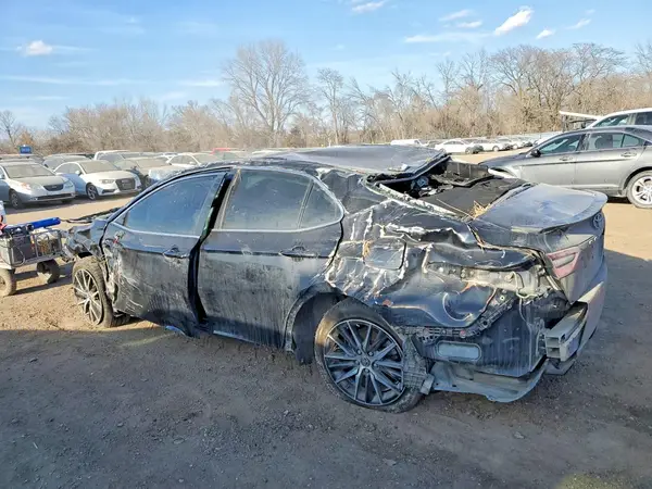 4T1G11AK5MU597657 2021 TOYOTA CAMRY - Image 2