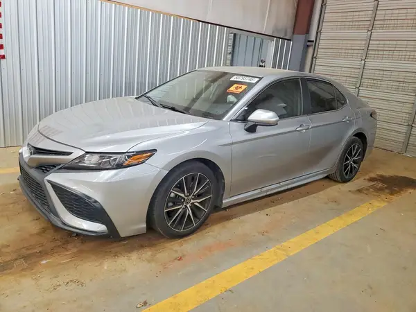 4T1G11AK5MU598355 2021 TOYOTA CAMRY - Image 1