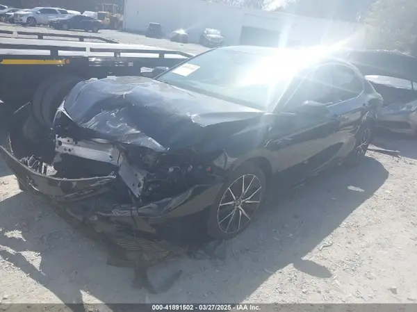 4T1G11AK5MU599957 2021 TOYOTA CAMRY - Image 2
