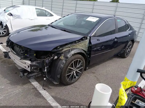 4T1G11AK5MU612612 2021 TOYOTA CAMRY - Image 2