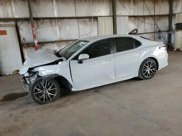 4T1G11AK5NU008253 2022 TOYOTA CAMRY - Image 1