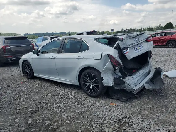 4T1G11AK5NU013985 2022 TOYOTA CAMRY - Image 2