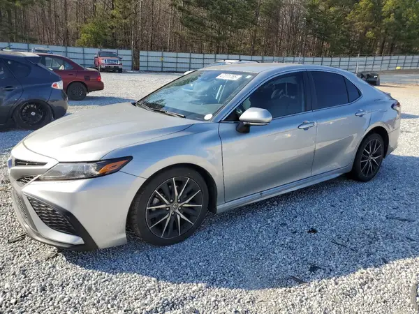 4T1G11AK5NU017731 2022 TOYOTA CAMRY - Image 1