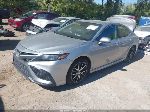 4T1G11AK5NU018670 2022 TOYOTA CAMRY - Image 2