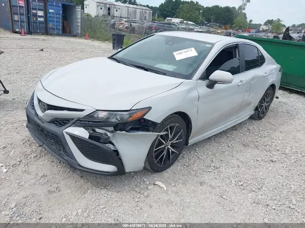 4T1G11AK5NU019219 2022 TOYOTA CAMRY - Image 2