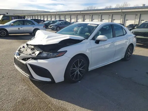 4T1G11AK5NU028096 2022 TOYOTA CAMRY - Image 1