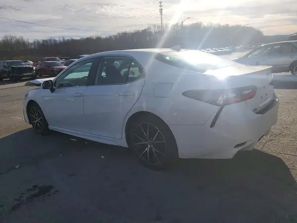 4T1G11AK5NU028096 2022 TOYOTA CAMRY - Image 2
