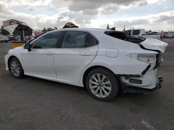 4T1G11AK5NU028972 2022 TOYOTA CAMRY - Image 2